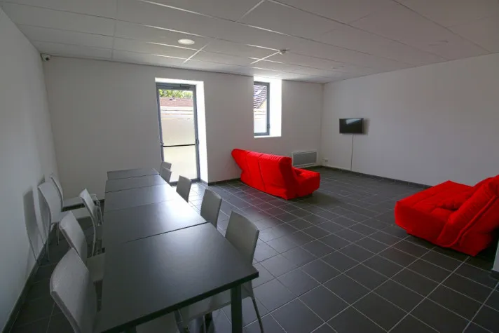 Living Room - Meubled Studio with Double Bed in Nice