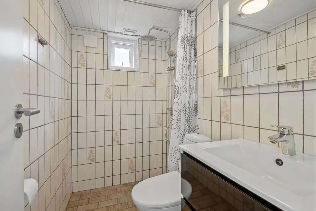 Salles de bain - Spacious Holiday Home with Garden on Rømø