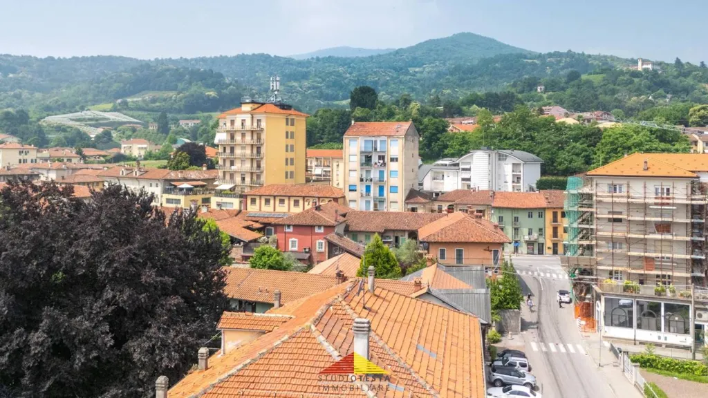 Rustic Apartment with Panoramic View in Verzuolo