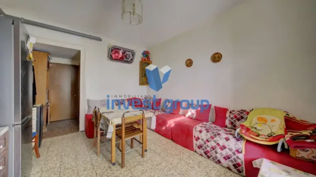 Soggiorno - Two-Bedroom Apartment with Balcony in Turin