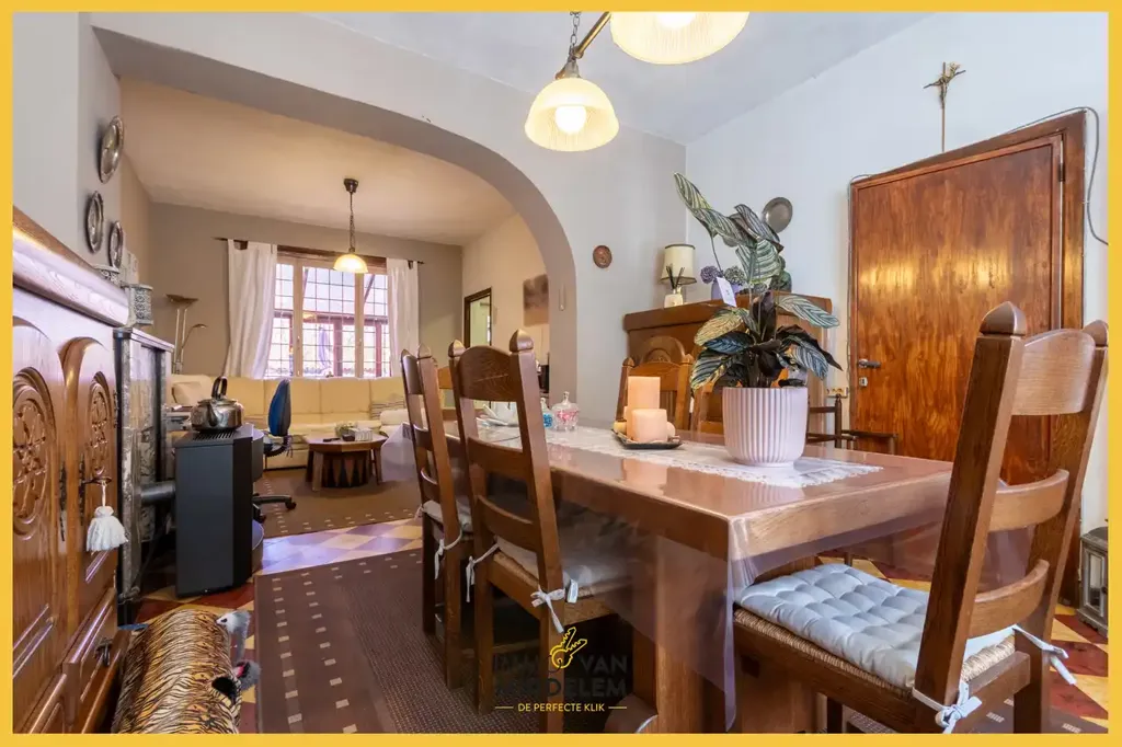 Salle à manger - Appartement avec 3 Chambres et Zolder Inconstructible à Proximité des Transports