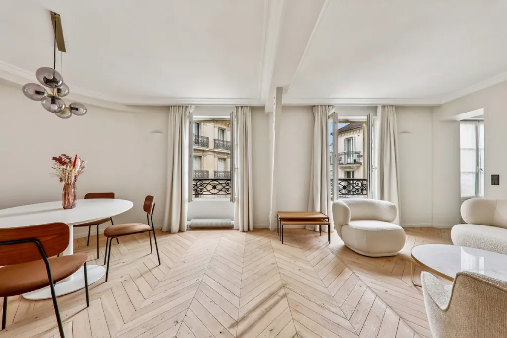 Séjour - Appartement rénové avec vue sur Paris 17ème