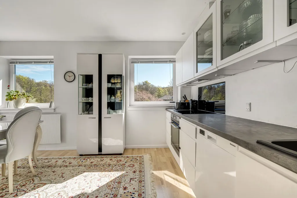 Köök - Condo with French Balcony in Hillerød
