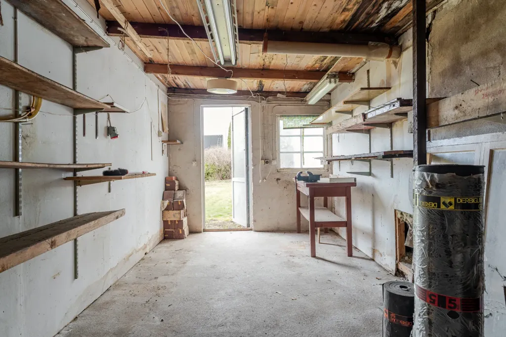 Pesuköök - Renovation-Ready House in Grönby, Söderslätt