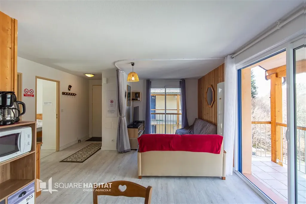 3-Bed Apartment with Mountain View in Barèges