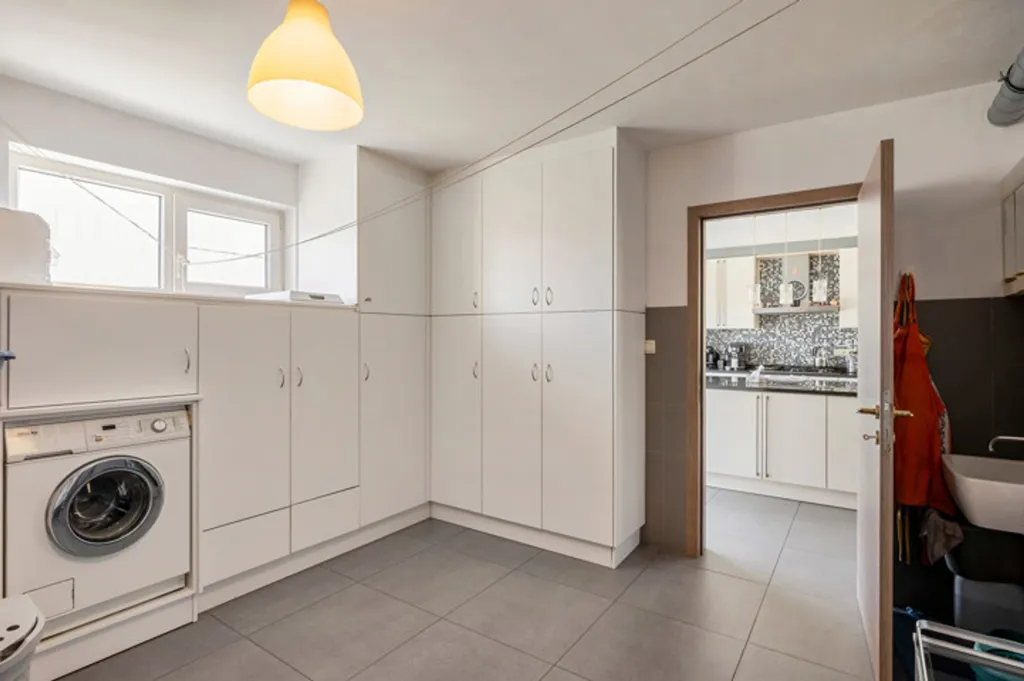 Pesuköök - Spacious Apartment with Garden in Mol