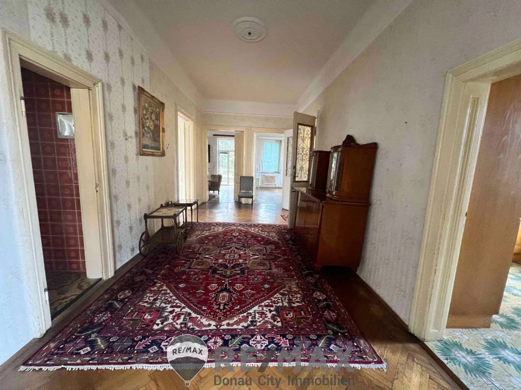 Entrée - Gründerzeit Villa with Development Potential in Vienna