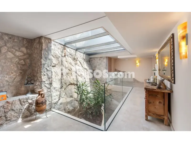 Bagni - Villa with Mountain and Sea Views in Pollensa