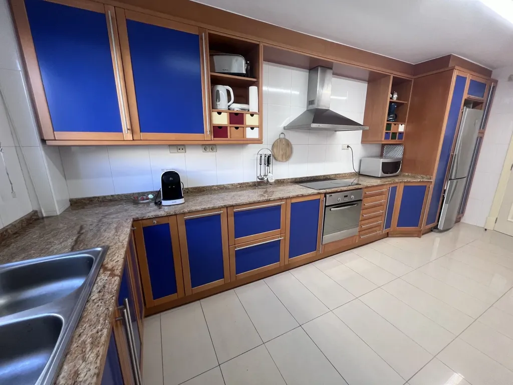 Cuisine - Penthouse with Private Solarium on Seafront Promenade