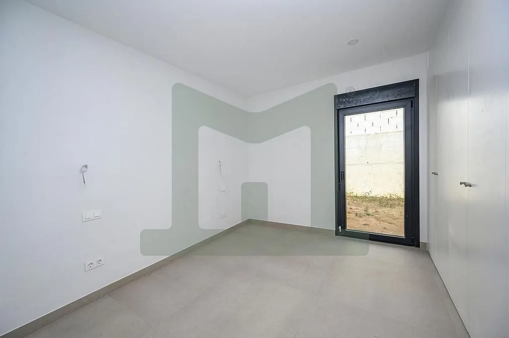 Toad - Modern Detached House with Pool in Griñón