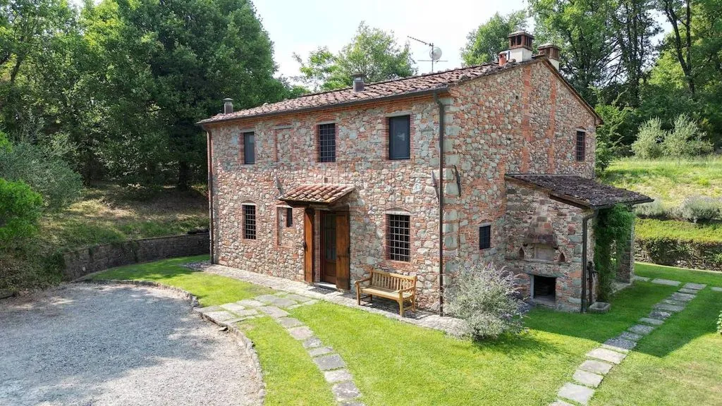 Õhuvaade - Rustic Tuscan Farmhouse with Pool near Lucca