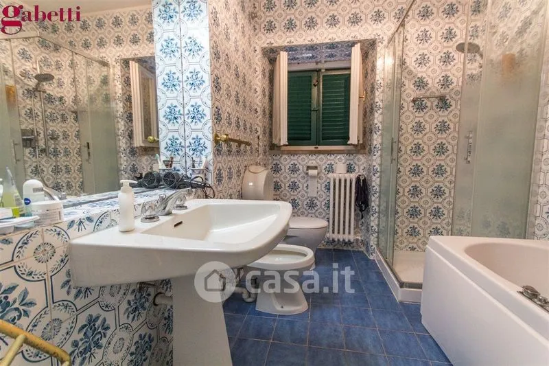 Bathrooms - Villa with Sea View in Monte Argentario