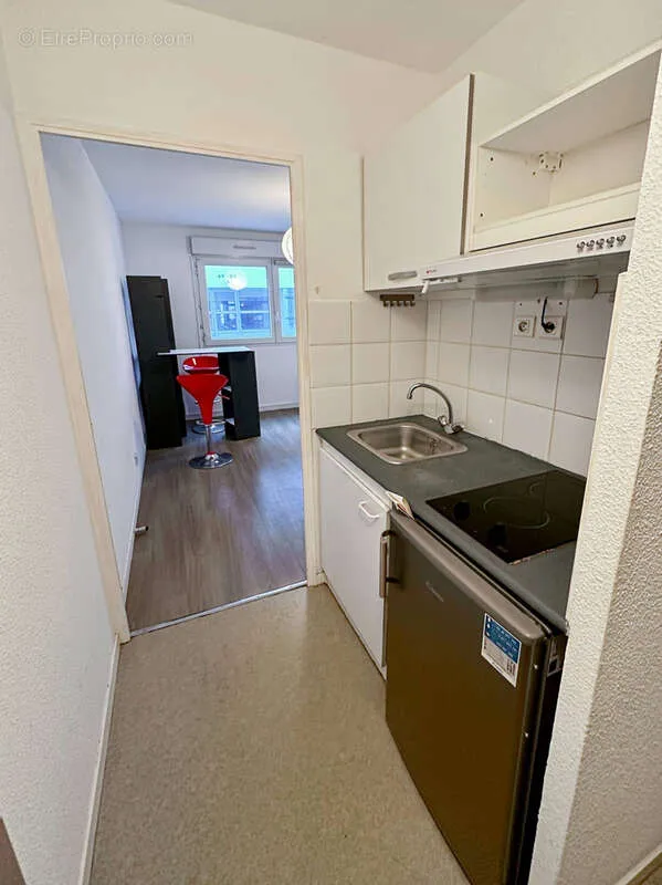 Kitchen - Studio with Parking in Bordeaux Centre