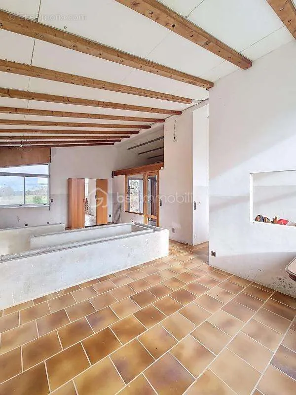Séjour - Villa d'Architecte avec Vue Dominante en Gascogne