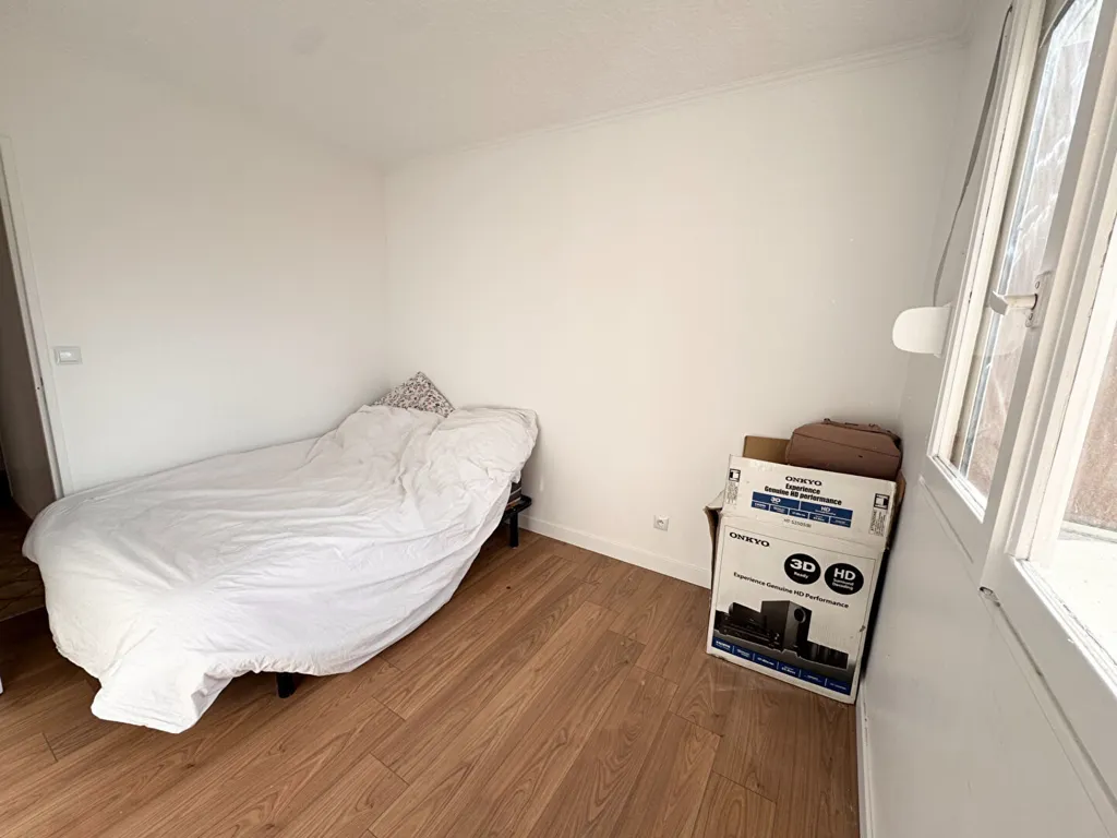 Camere da letto - 4-Piece Flat with Balcony in Viry-Châtillon