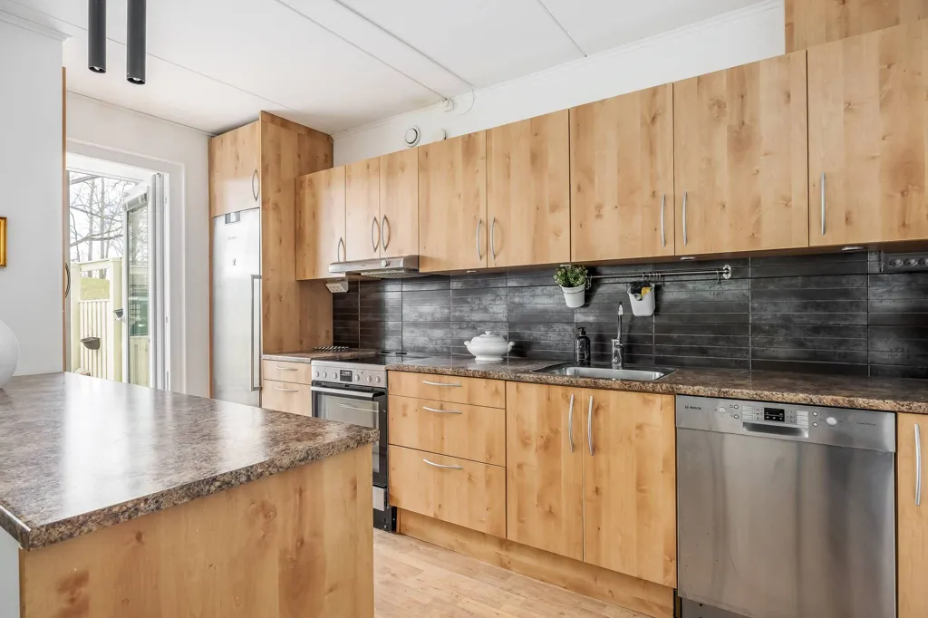 Cuisine - Four-Room Apartment with Balcony in Högaholm
