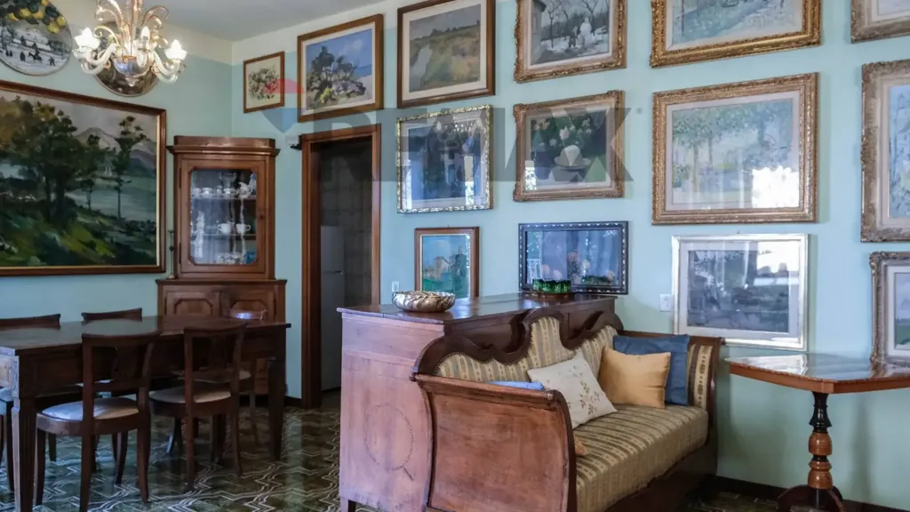 Salle à manger - Penthouse with Panoramic Views in San Donato Milanese