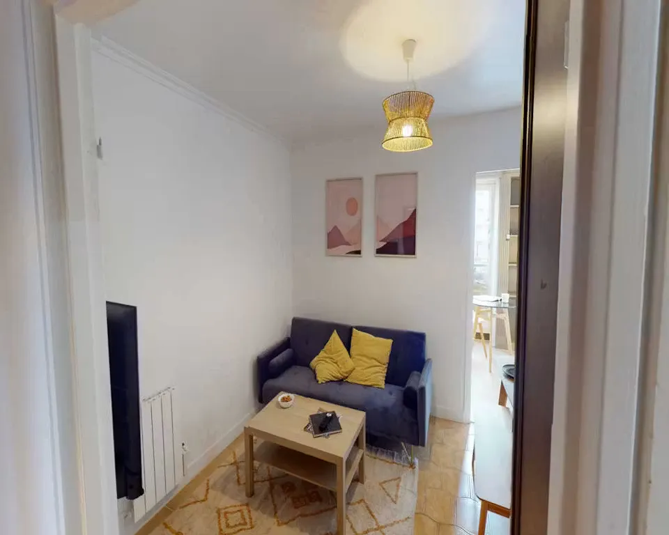 Séjour - Chambre avec Équipements à Asnières-sur-Seine
