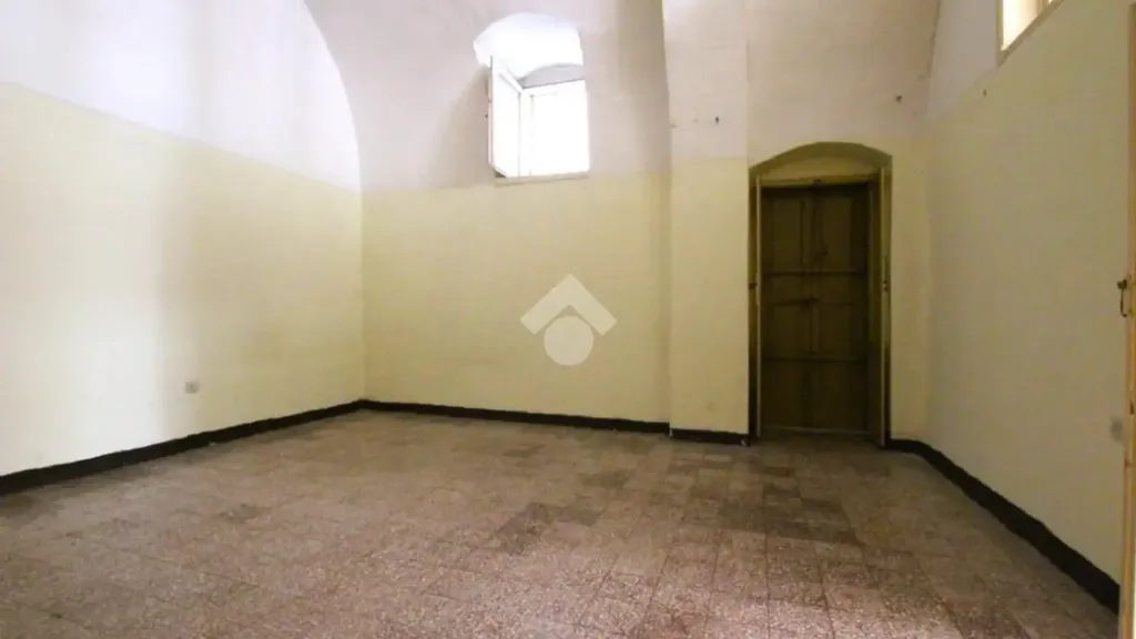 Toad - Ground Floor Trilocale with Vaulted Ceilings in Molfetta