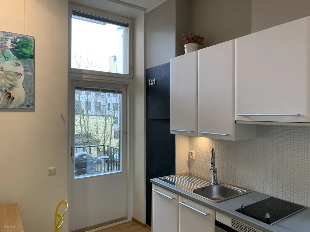 Köök - Corner Studio with Balcony in Helsinki Centre