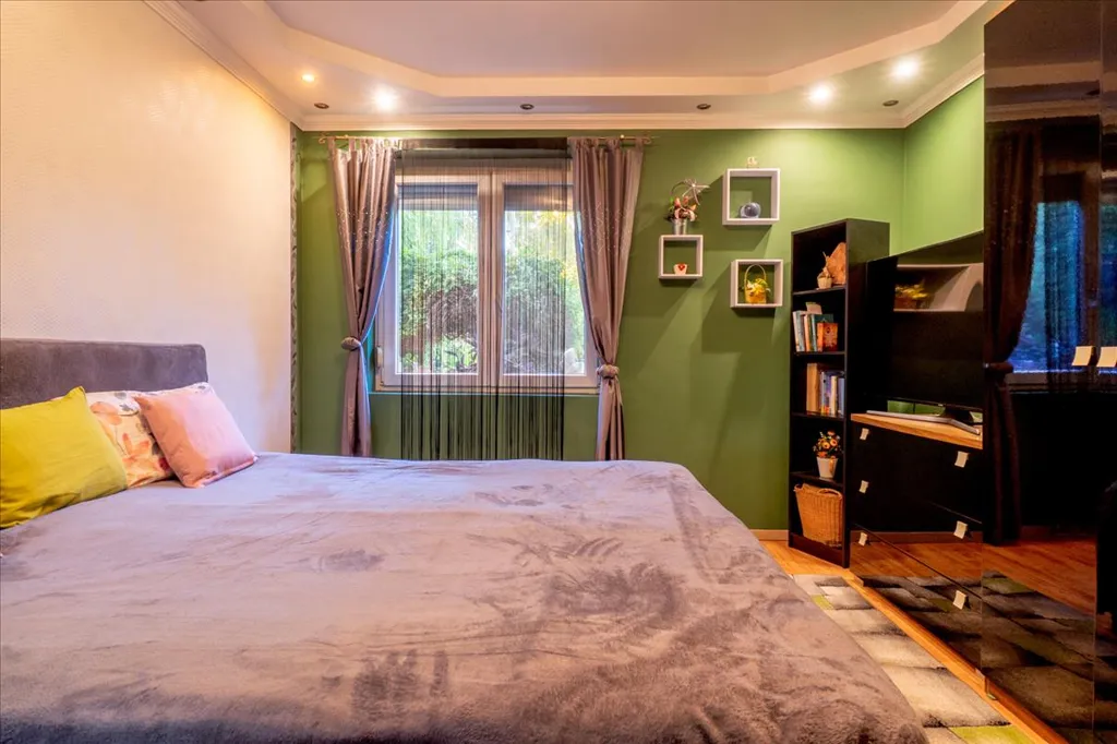 Chambres - Multi-Generational Home with Business Potential in Mályi