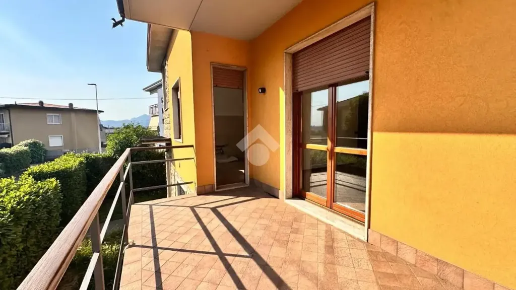 Balcon - Villa with Terraced Garden in Curno