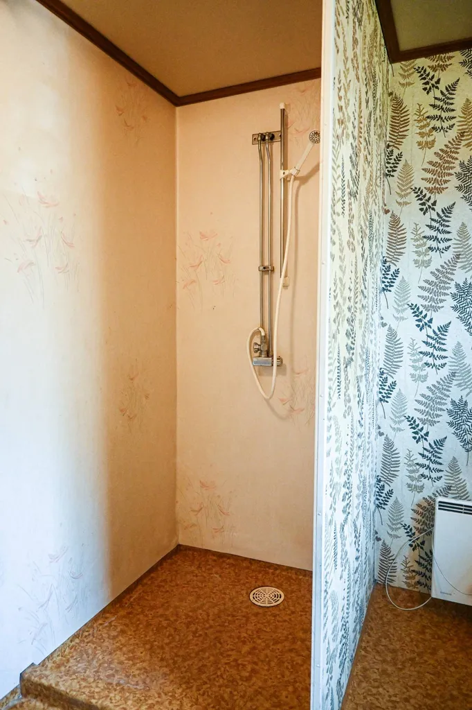 Bathrooms - Villa with Terrace in Algutsboda
