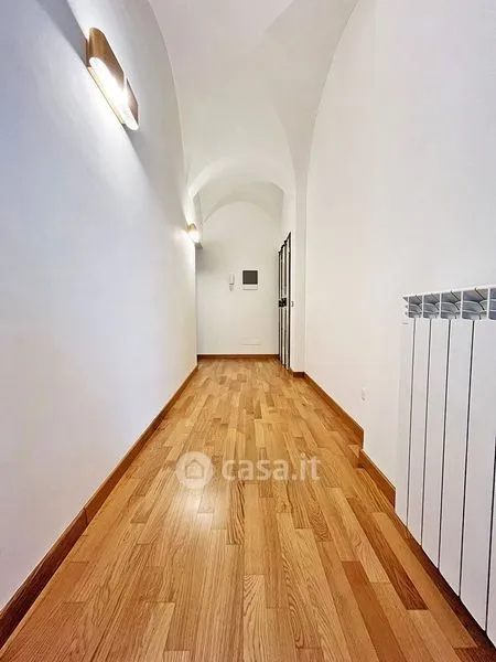 Entrée - Rustic Triplex with Courtyard in L'Aquila