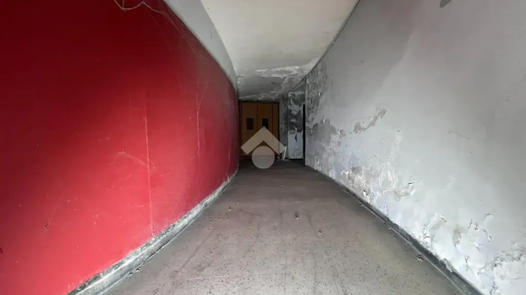 Entrée - Former Cinema with Dual Access in Mesagne