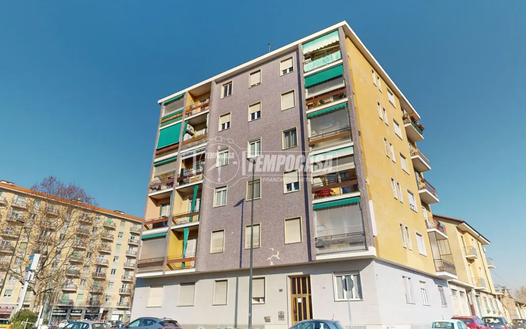 Välivaade - Bright Trilocale with Balcony in Turin