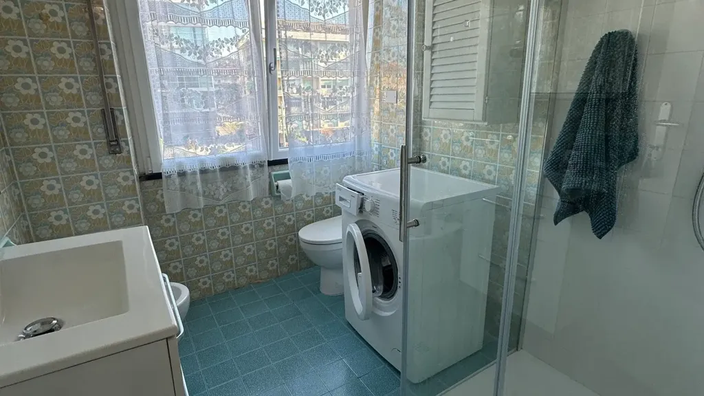 Salles de bain - Sea View Apartment with Balcony in Chiavari