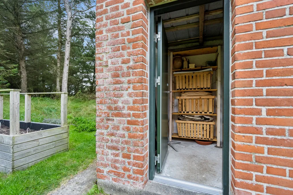 Jardin - Renovated Red Brick Villa with Water View