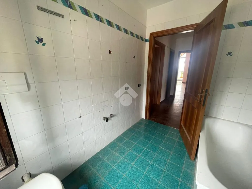Salles de bain - Attic Apartment with Terrace in Terni