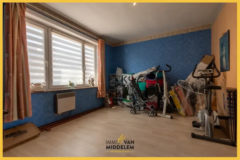 Pièces - Appartement avec 3 Chambres et Zolder Inconstructible à Proximité des Transports