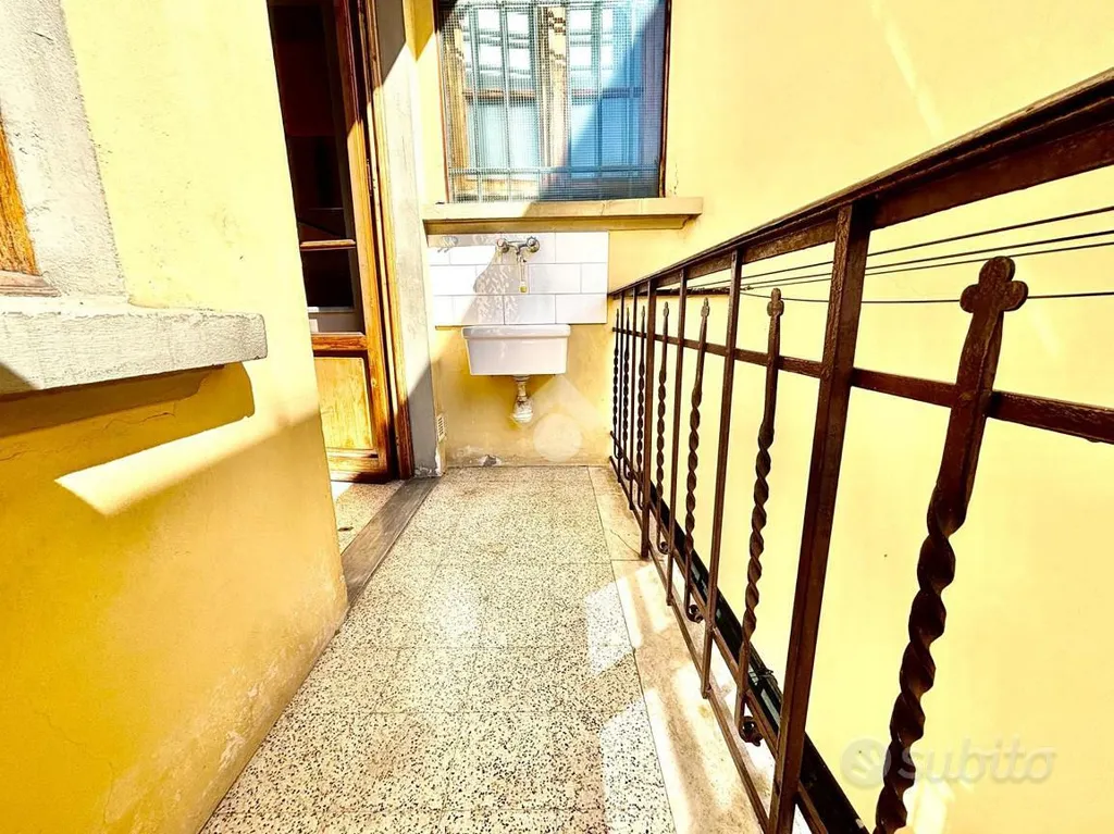 Balcon - 1930s Apartment with Balcony in Florence