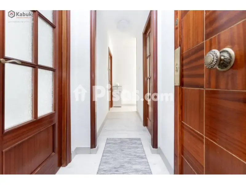 Esik - Student-Friendly Flat with Balcony in Granada