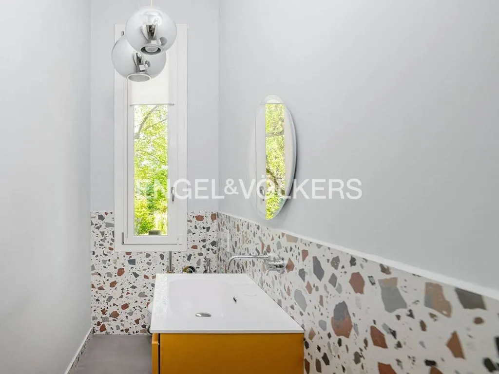 Bathrooms - Luxury Villa with Panoramic Views in Erba