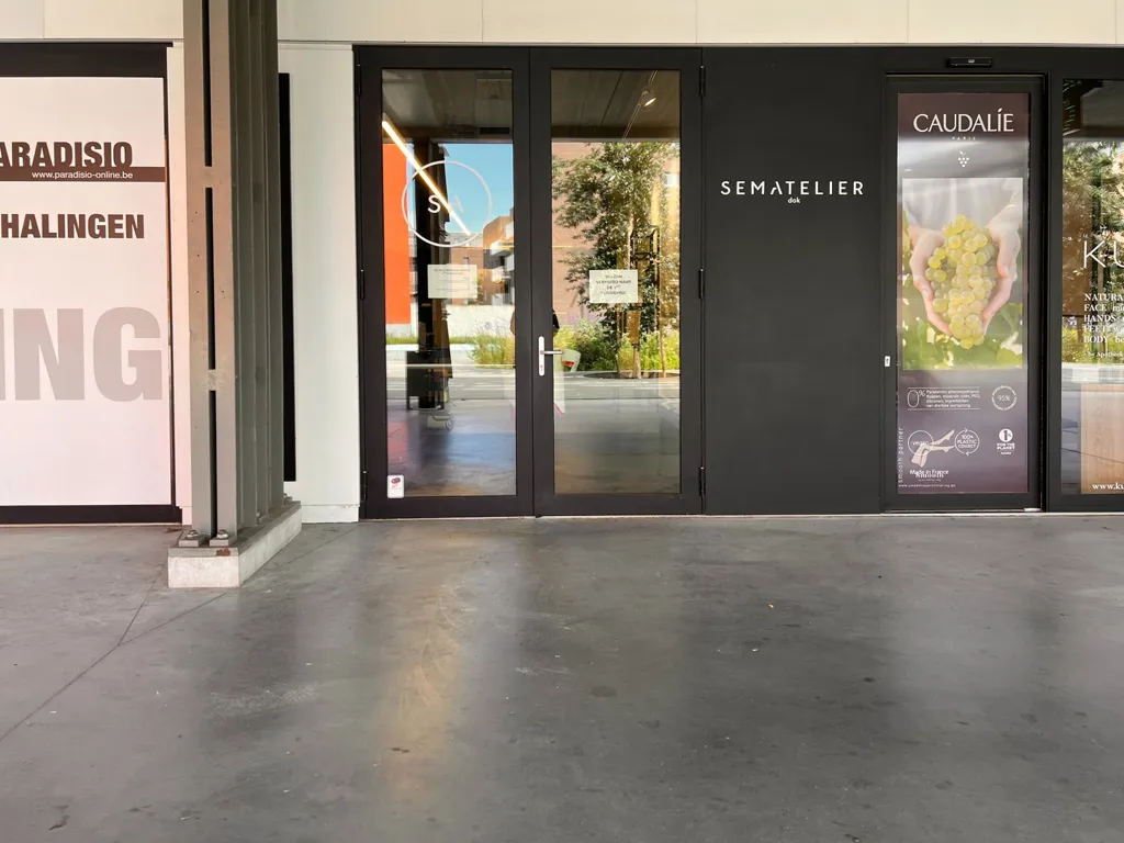 Extérieur - Local Commercial avec Vue sur Rue à Dok-Noord, Gand
