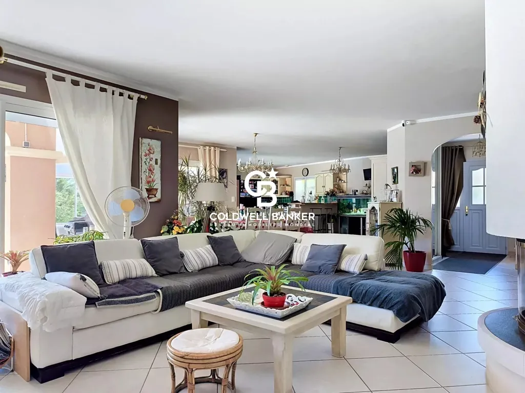 Séjour - Villa avec Piscine et Jardin à Talmont-Saint-Hilaire