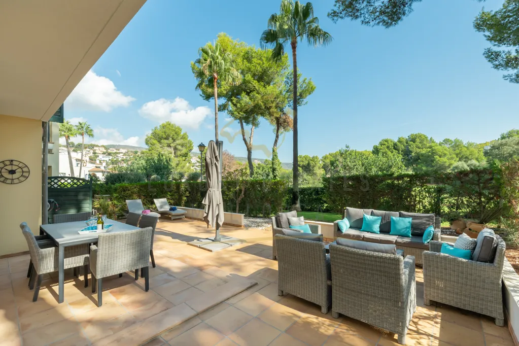 Terrass - Ground-floor Apartment with Garden in Bendinat