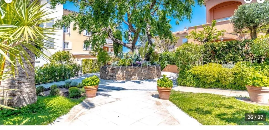 Aed - Luxury Flat with Pool Access in Saint-Tropez