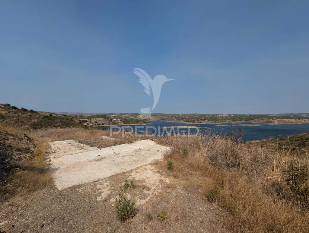 Jardin - Rustic Land with Waterfront on Beliche Dam, Algarve