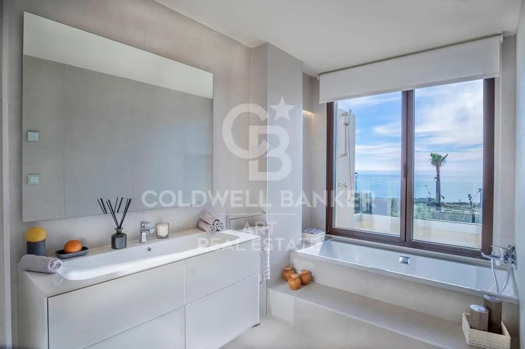 Vannitoad - Modern Villa with Sea View in Estepona