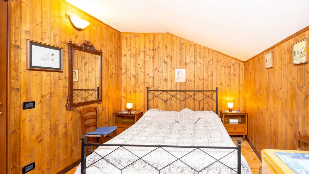 Chambres - Rustic Mountain Chalet with Courtyard in Sampeyre