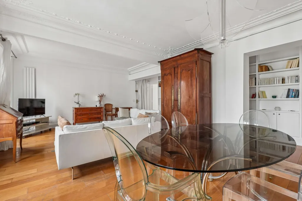 Salle à manger - Appartement de Charme avec Ascenseur sur Boulevard Malesherbes