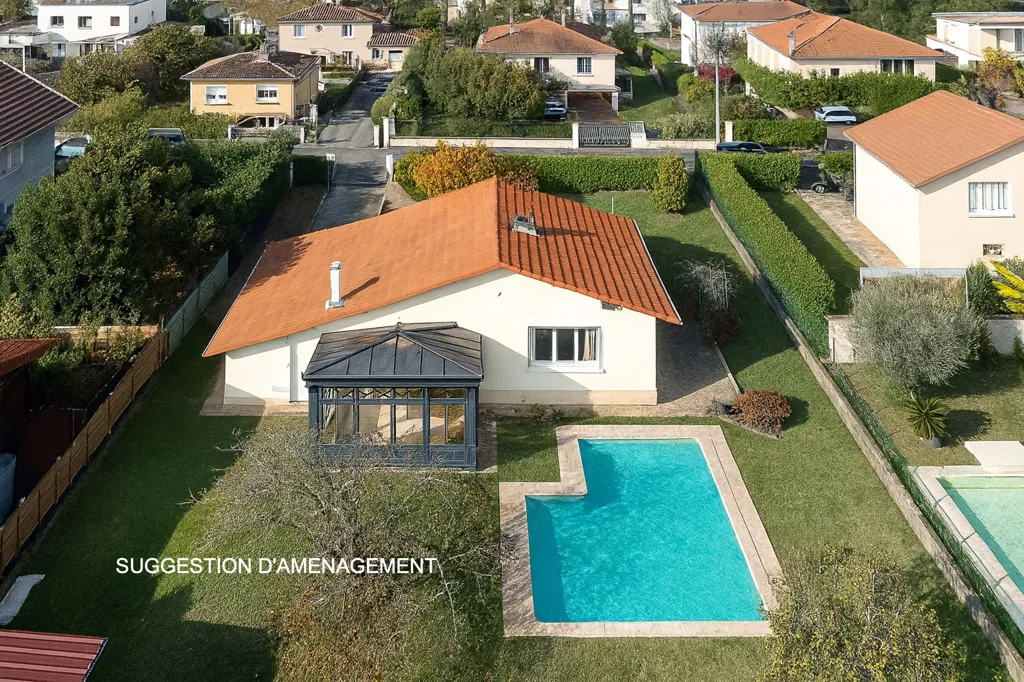Õhuvaade - Ground Floor House with Piscinable Garden in Quiet Area