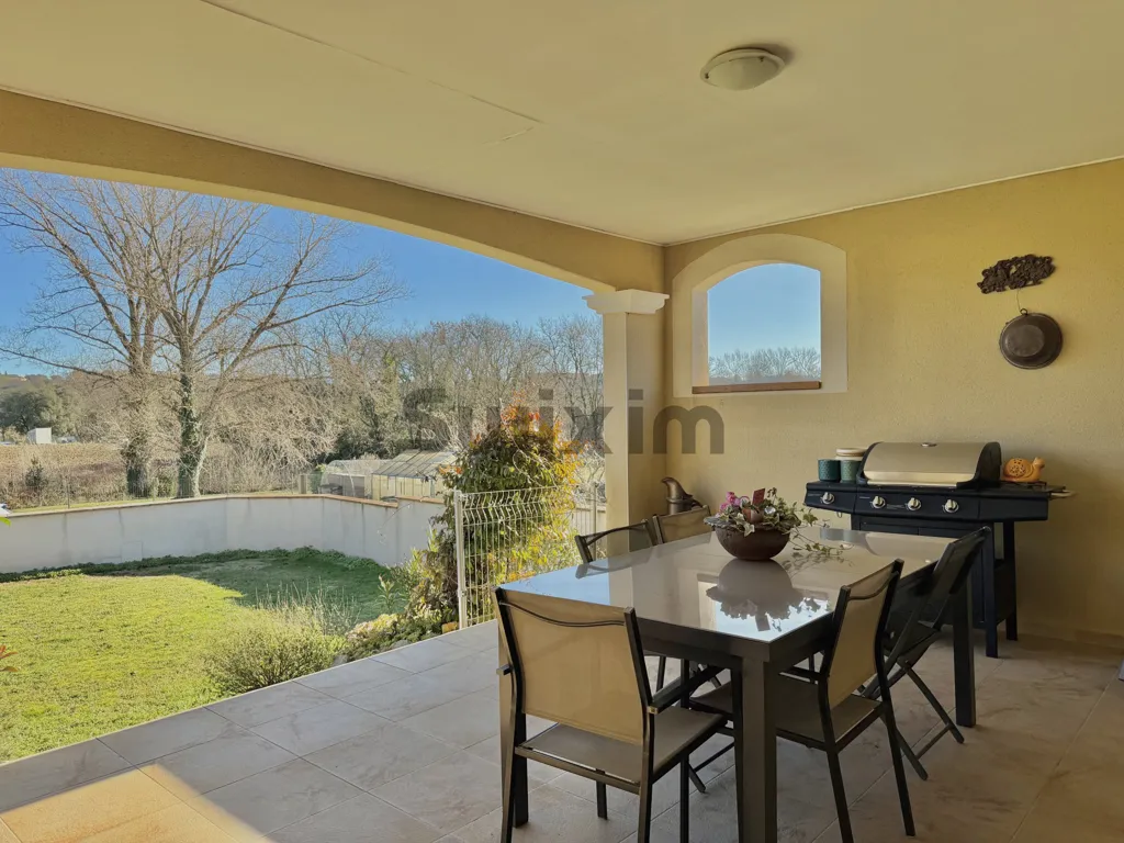 Terrasse - Villa de Plain Pied avec Jardin à Rousson