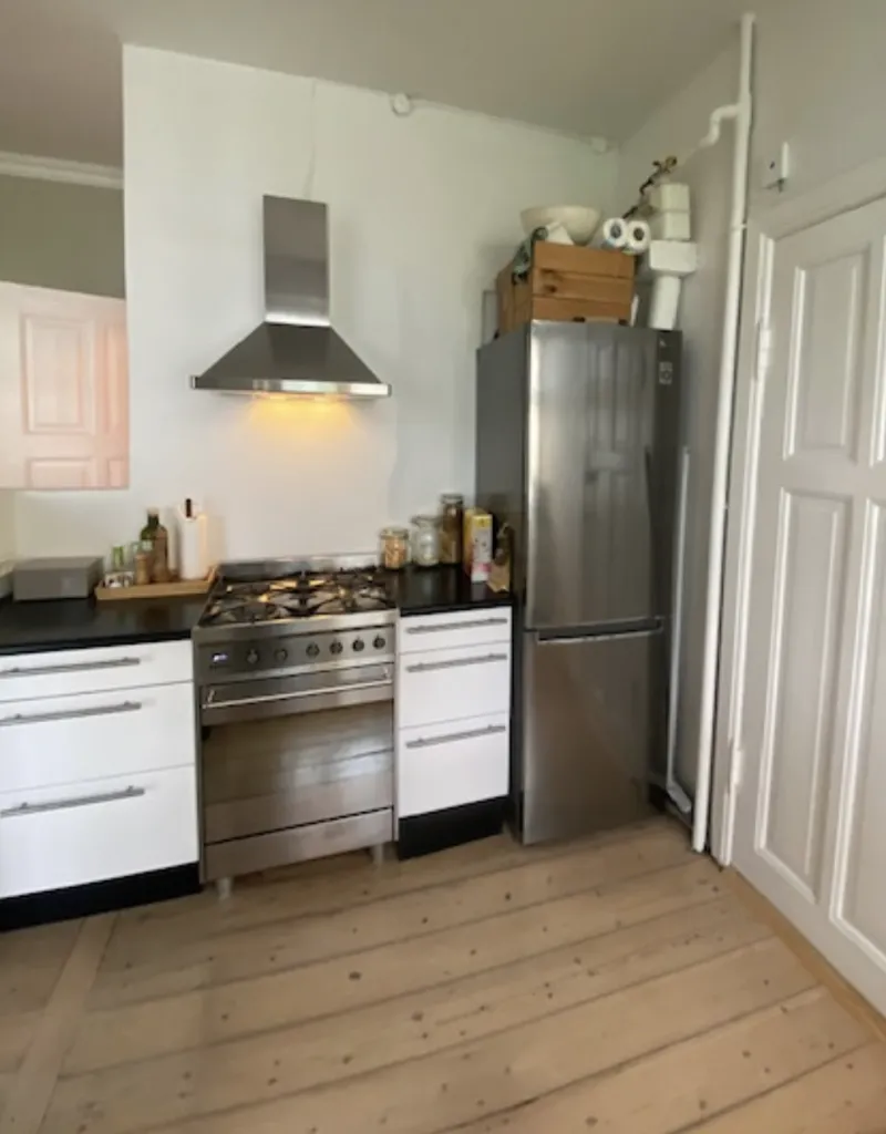 Kitchen - Furnished Flat with Balcony in Østerbro