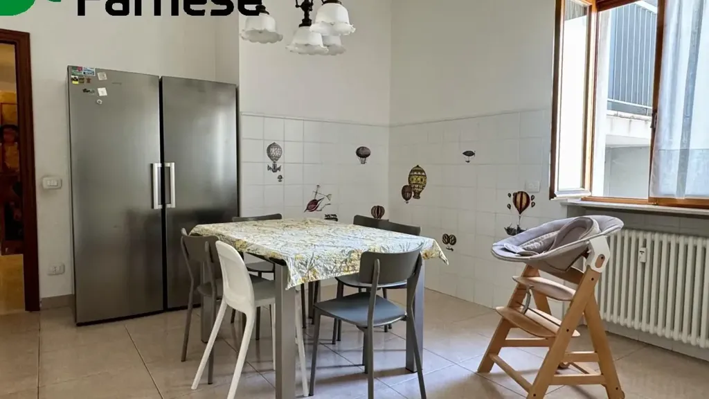 Salle à manger - Spacious Apartment in Piacenza's Historic Centre