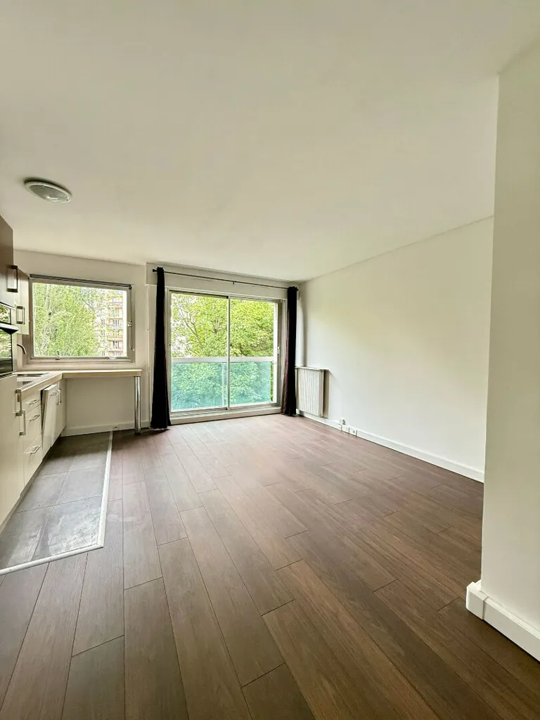 Séjour - Studio Lumineux Avenue René Coty à Paris 14e